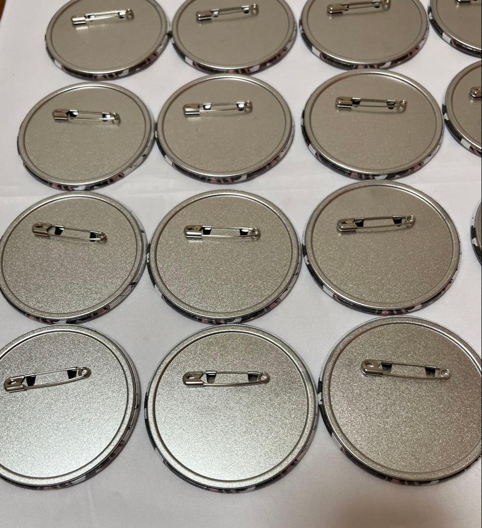 ブルーロック 墨絵風ちょいでか缶バッジ 糸師凛 41個 - メルカリ