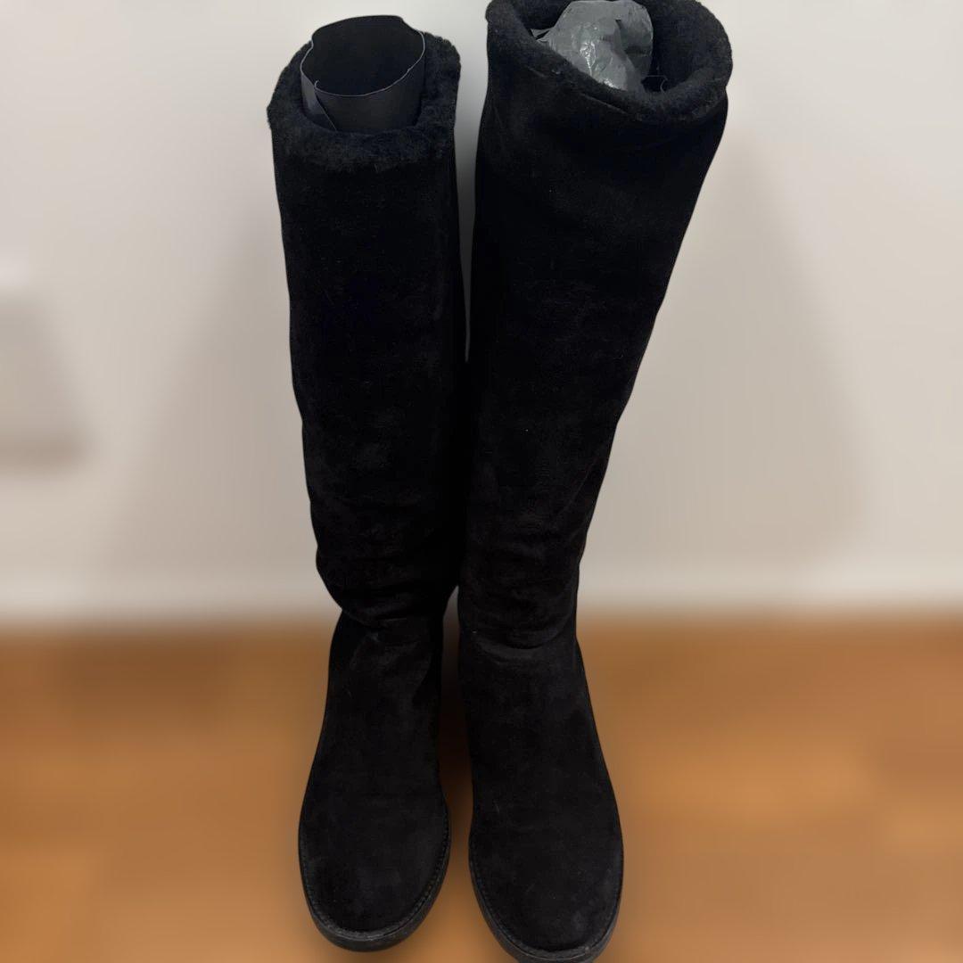 ミュウミュウ 黒いスエードロングブーツ ビジュー付き - メルカリ