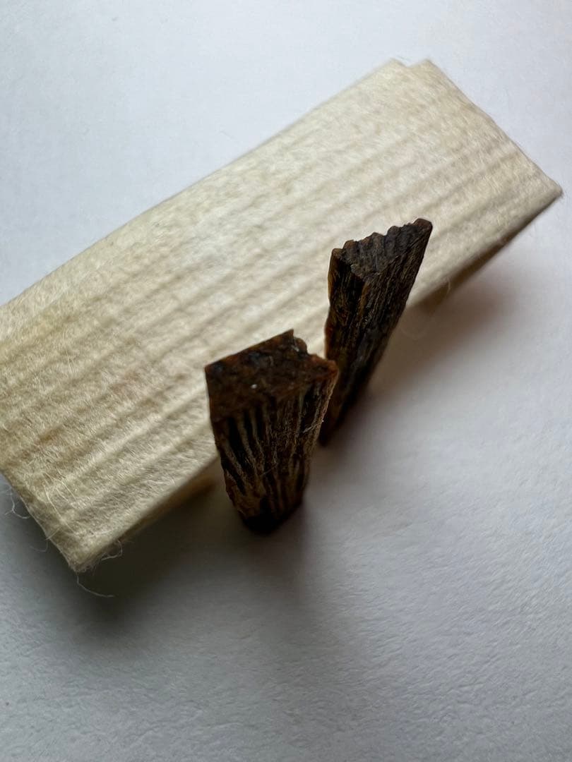 古渡命銘木 六十一種名香　伽羅　銘【花散里】0.163g 香木/お香/沈香/伽羅