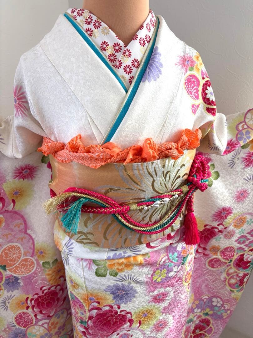 未使用に近い 豪華正絹振袖フルセット 縁起柄 華やか 花柄 成人式