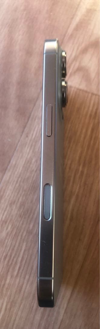 ほぼ未使用★iPhone16 PRO★充電４回★256GB★修理交換無し