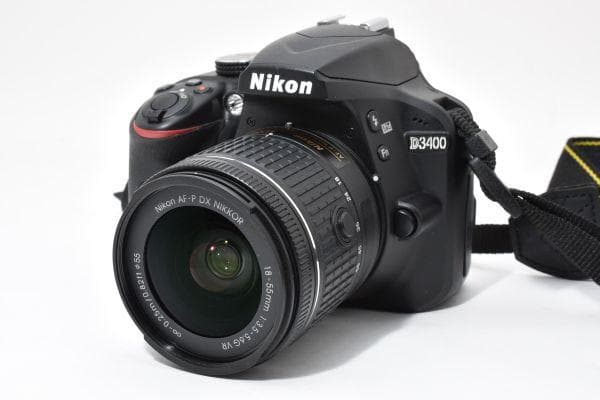 【美品】ニコン Nikon D3400 レンズキット《ショット数2824回》