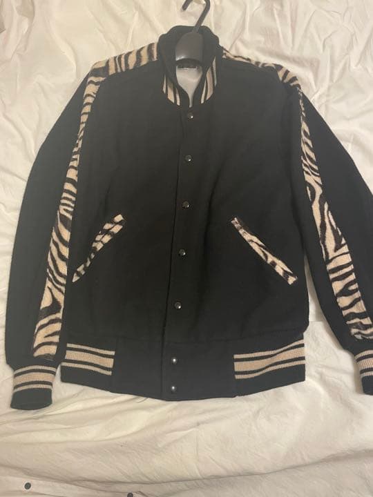 yzerr 着用 needles スタジャン - メルカリ