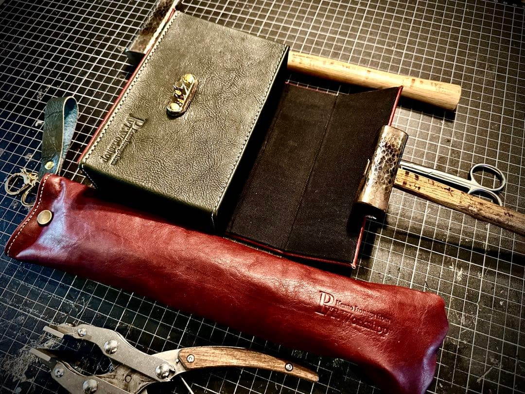 感謝祭SALE! Pvt.Workshop 極 本革 デッキ/ハーフプレマケース