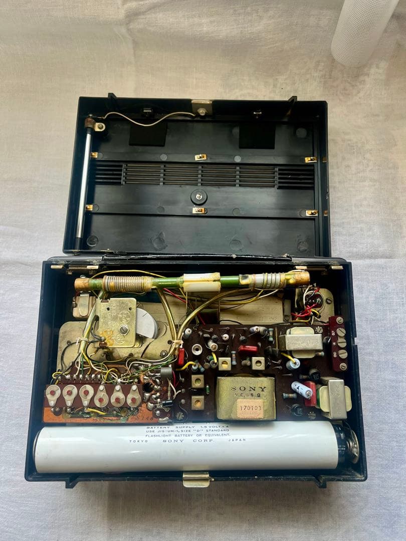 動作品】希少 難ありSONY TR-812 MW/SWラジオ 昭和レトロ - メルカリ