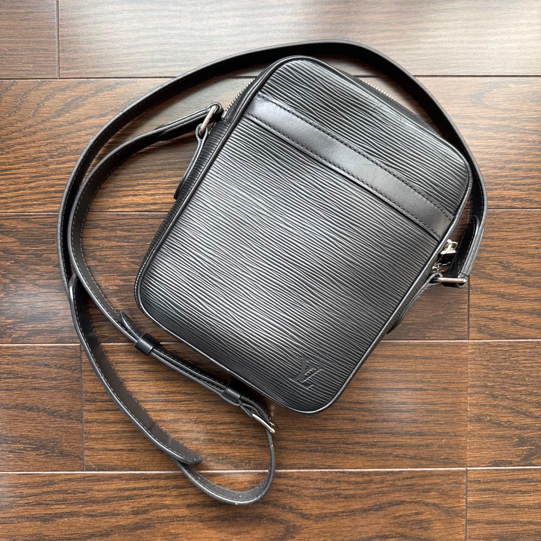 超美品ルイヴィトン LOUIS VUITTON エピ ショルダーバッグダヌーブ