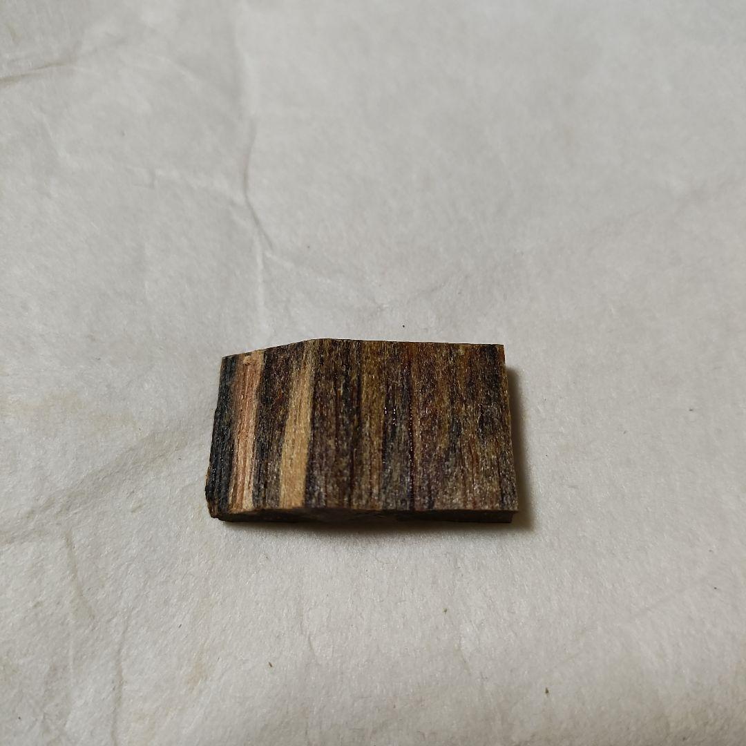 希少】寸門多羅 黄熟香2.17g 聞香用 伽羅寸門多羅 真南蛮 真那賀 羅国