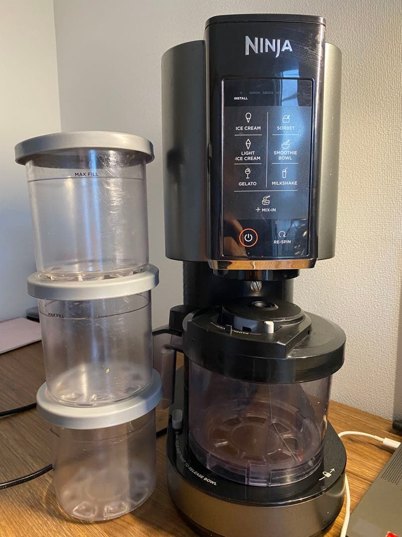 【美品】Ninja CREAMi アイスクリームメーカー｜純正容器3個付き Amazon.com: Ninja CREAMi Ice Cream, Sorbet, Milkshake Maker + 3