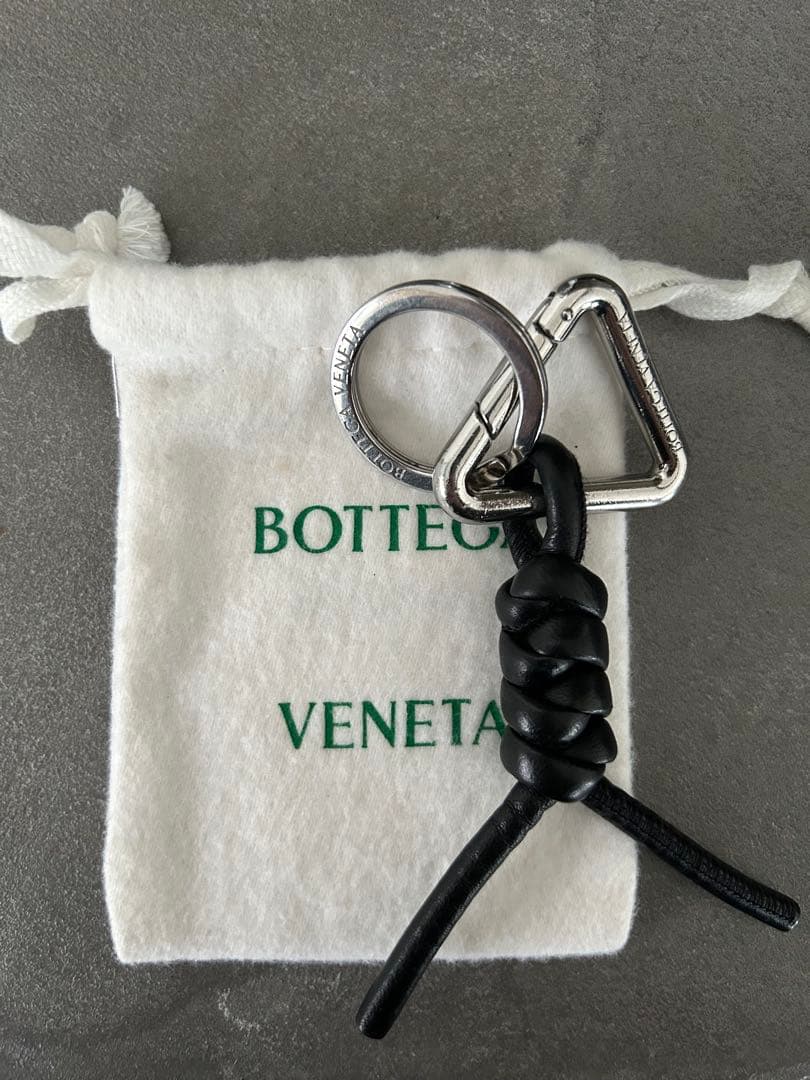 Bottega Veneta トライアングルキーリング ブラック 美品 - メルカリ