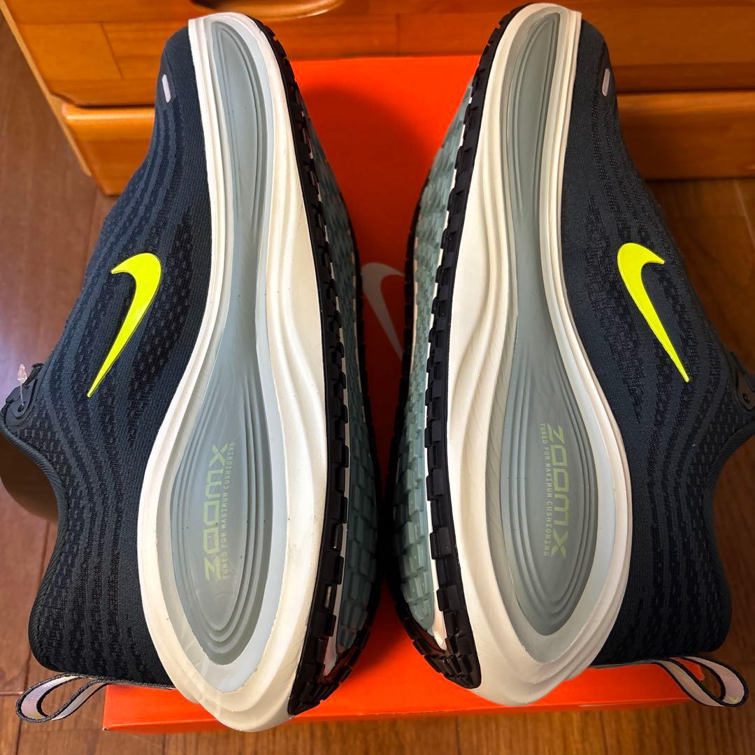 [新品未使用] ナイキ ボメロプラス 26.0cm