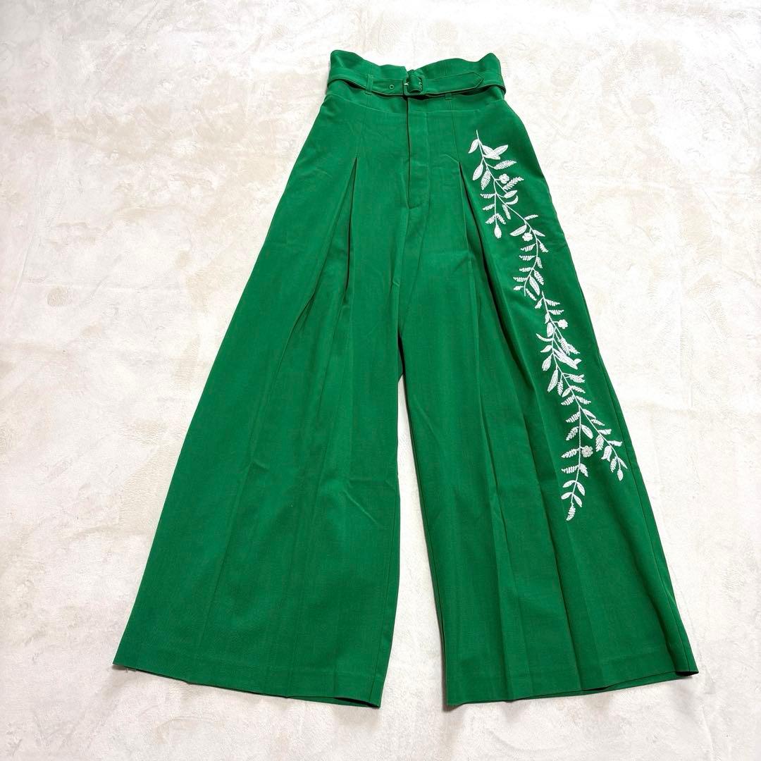 リリーブラウン LILY BROWN ハイウエストタックパンツ 刺繍 グリーン