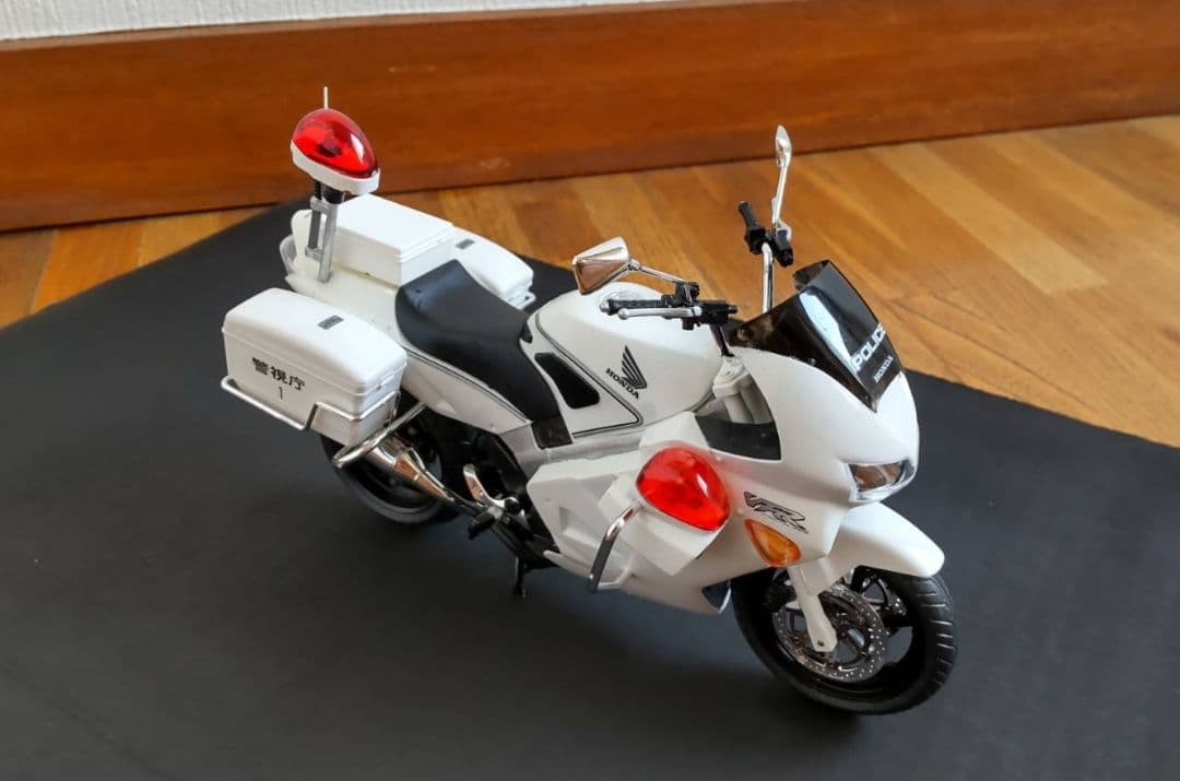 フジミ模型 1/12 Honda VFR800P 白バイ プラモデル 完成品 - メルカリ