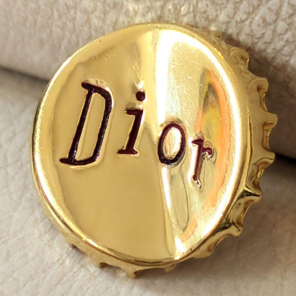 希少!!美品✨クリスチャン　ディオール　ブローチ　ロゴ　瓶蓋　ヴィンテージ 中古・古着通販】Christian Dior (クリスチャン ディオール
