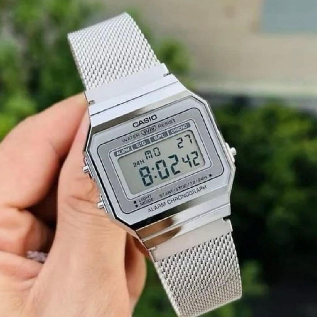 カシオ　デジタル腕時計　（新品）海外モデル　レトロデザイン　シルバー カシオ デジタル腕時計 （新品）海外モデル レトロデザイン シルバー