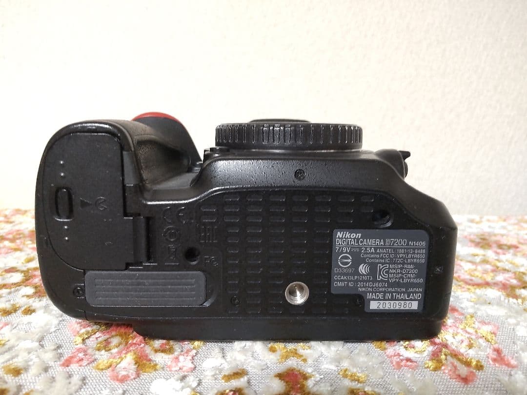 ニコン D7200 + 18-105mm f/3.5-5.6 + 純正バッテリー