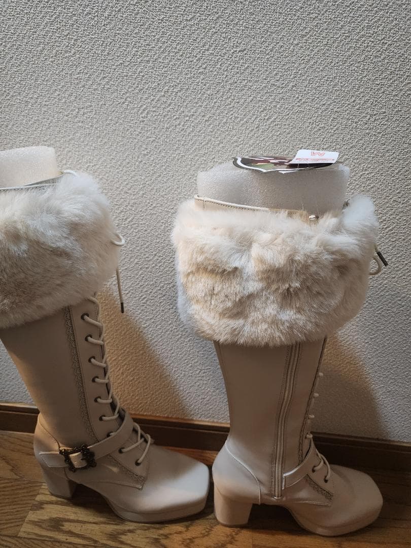 クラロリくる実 しまむら ホワイトファー付きロングブーツ - メルカリ