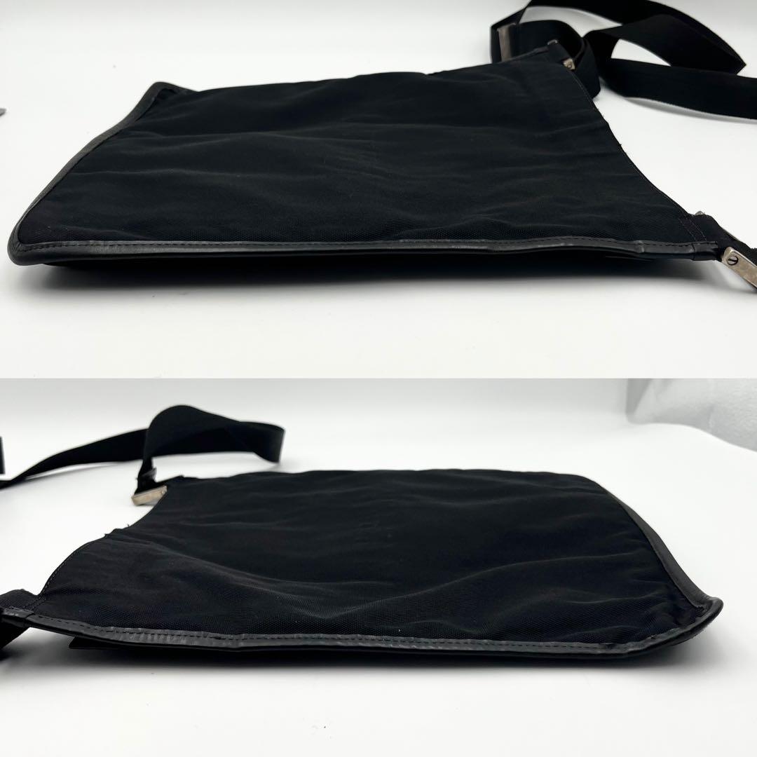 グッチ ショルダーバッグ サコッシュ ナイロン ブラック ロゴプレート