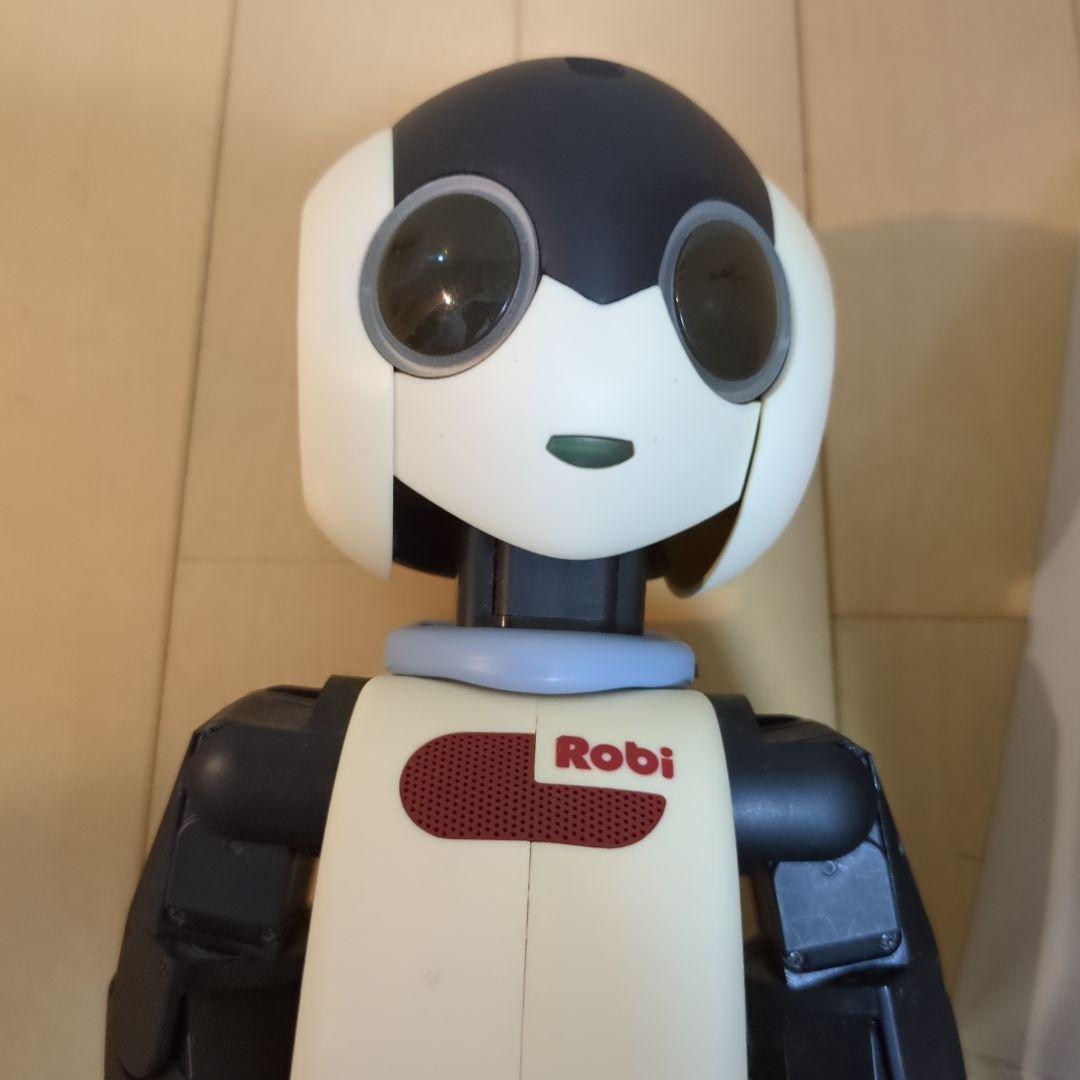 ジャンク）初期Robi ロボット型玩具 充電器付き - メルカリ