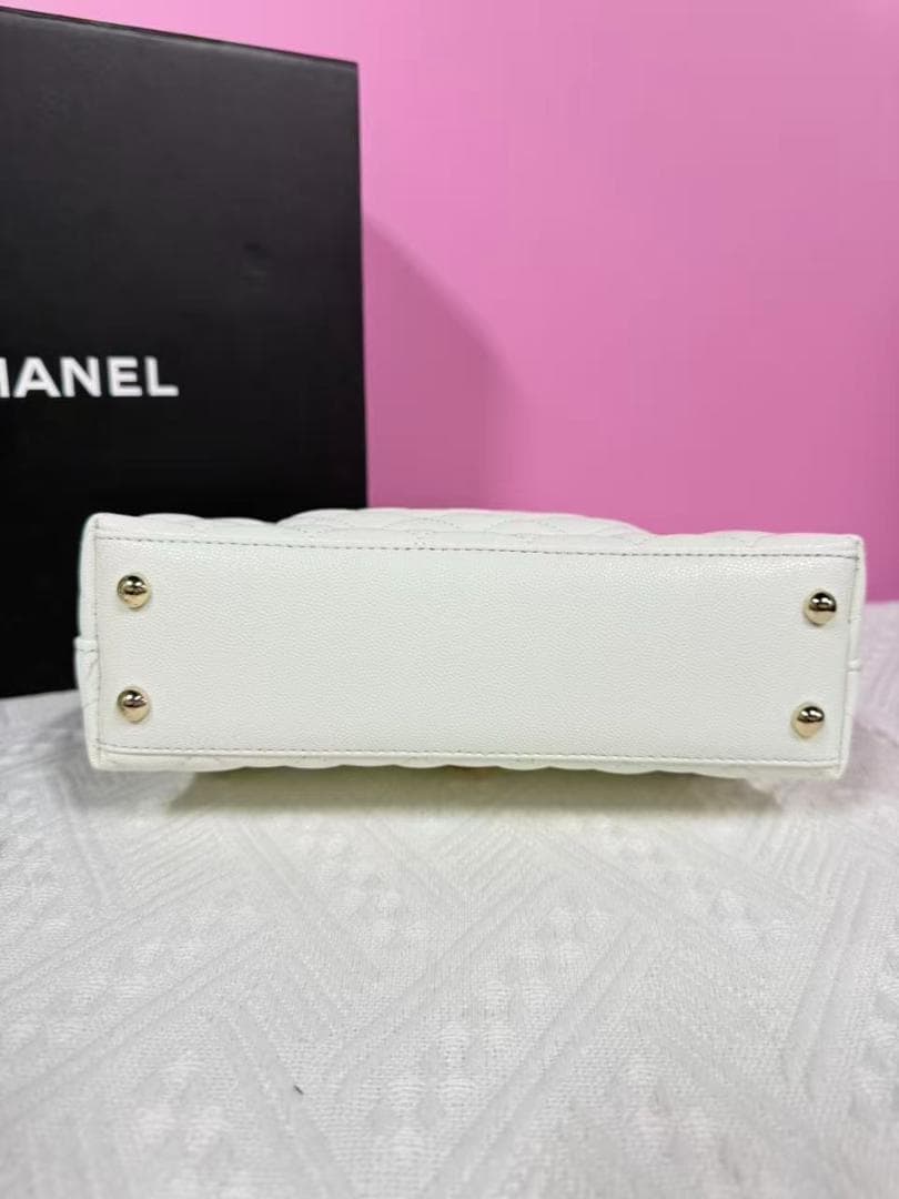 実写画像】 ホワイト キルティング ハンドバッグ~~~-+*+- - メルカリ