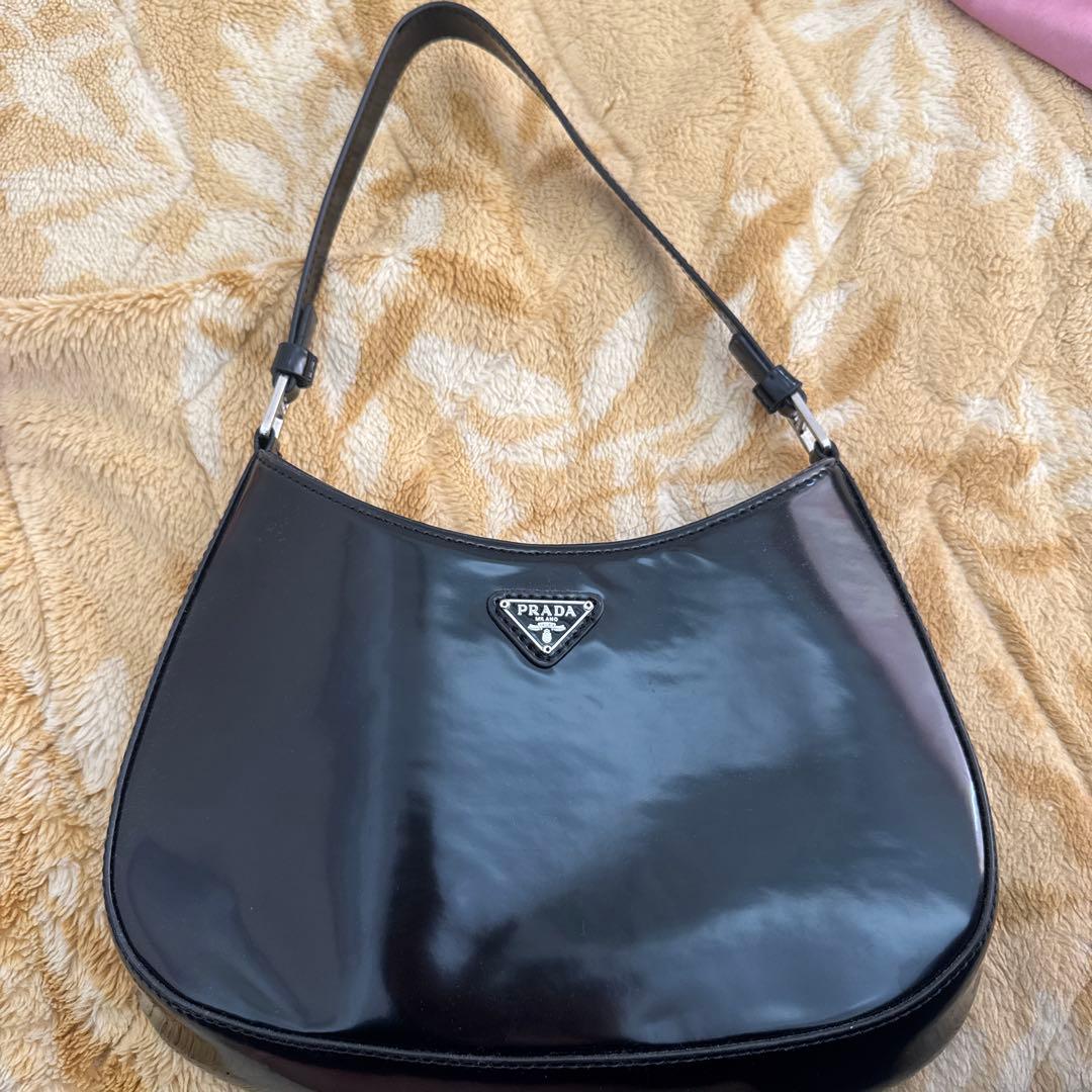 PRADA ブラック レザー ホーボーバッグ PRADA プラダ アシンメトリー レザー ホーボーバッグ ミニバッグ