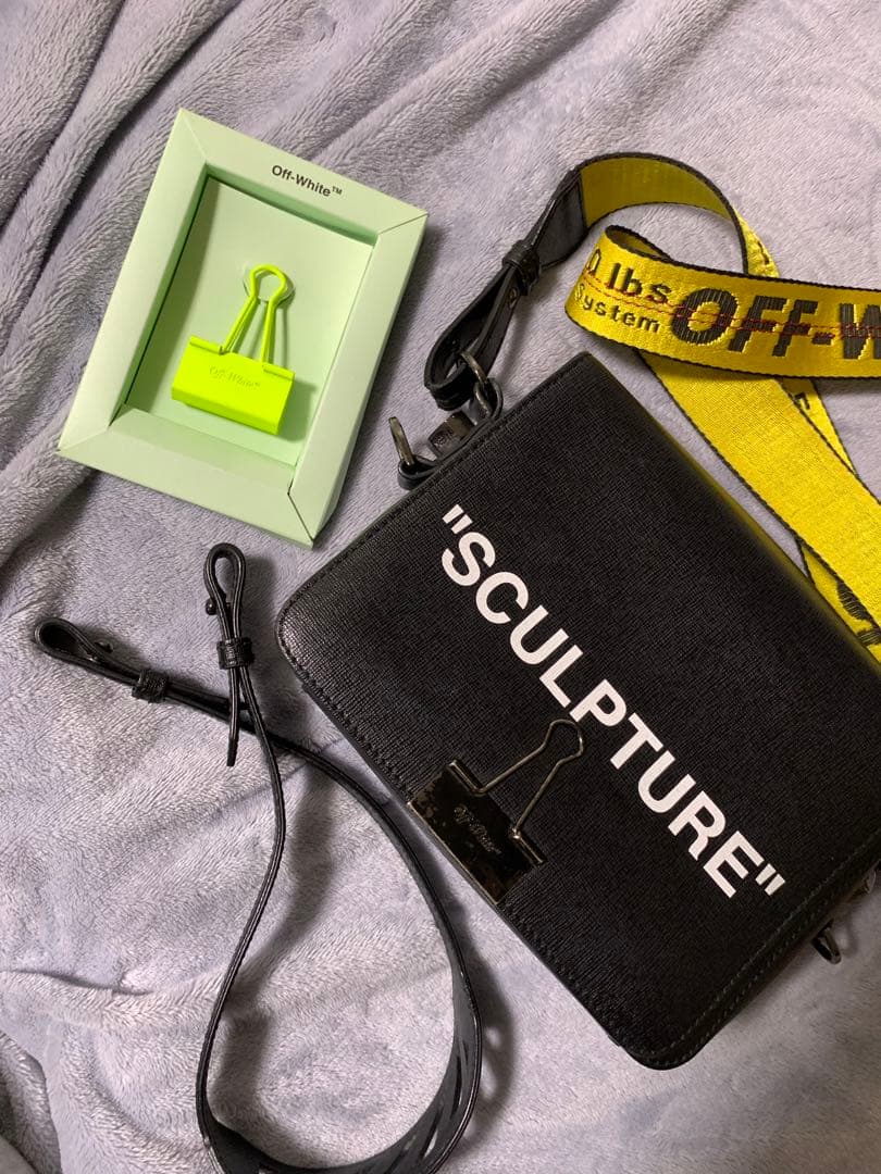 OFF-WHITE \"SCULPTURE\" ショルダーバッグ