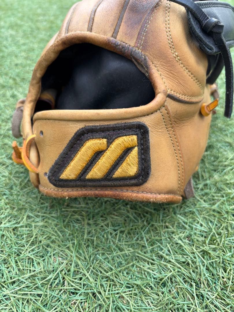 ミズノプロ硬式内野手用グラブ 最新