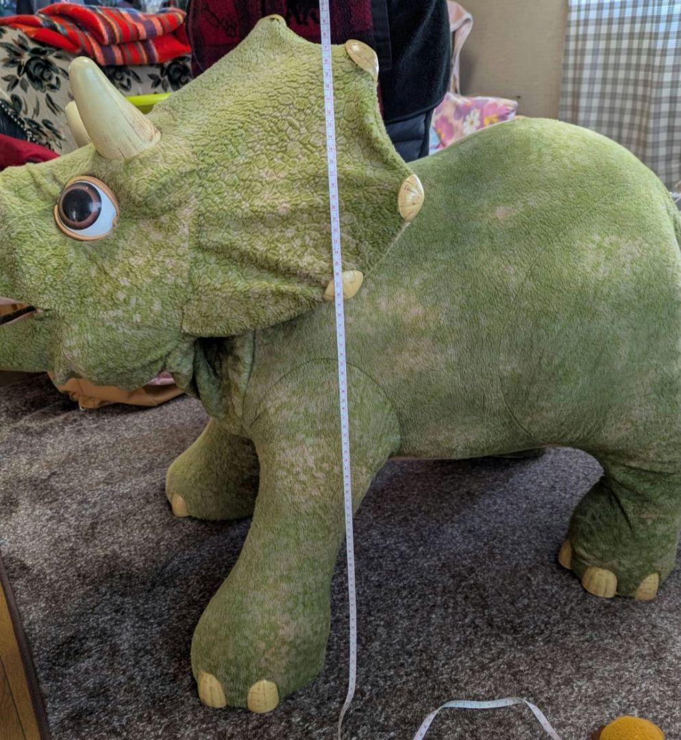 宮城送料無料】子供が乗れる動くトリケラトプス 恐竜玩具 ￥108,000