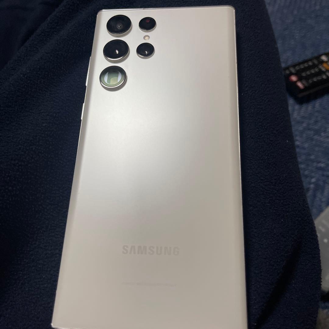 Samsung Galaxy S22 Ultra 本体ホワイト カバー付き韓国版