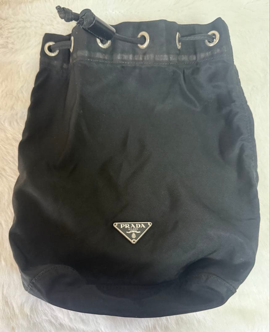 最終値下げ PRADA プラダ 巾着バッグ 巾着袋 巾着ポーチ PRADA - 【最終値下げ】美品 PRADA プラダ 巾着 ブラック 黒