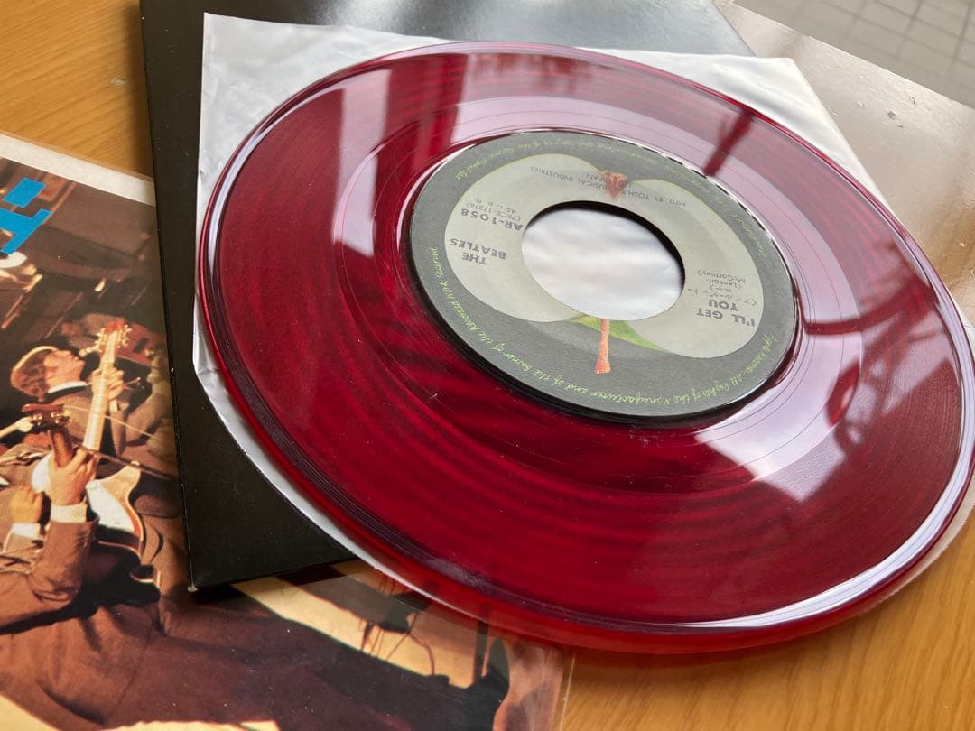 アップル 赤盤は難関 シーラブズユー ニアミント 綺麗な赤盤 - メルカリ