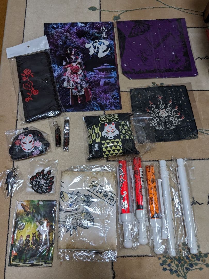 Visual系バンドD(ディー)・浅葱 グッズ17点まとめ売り ビジュアル系バンド「D」本日ベストアルバムをリリース & ビジュアル系