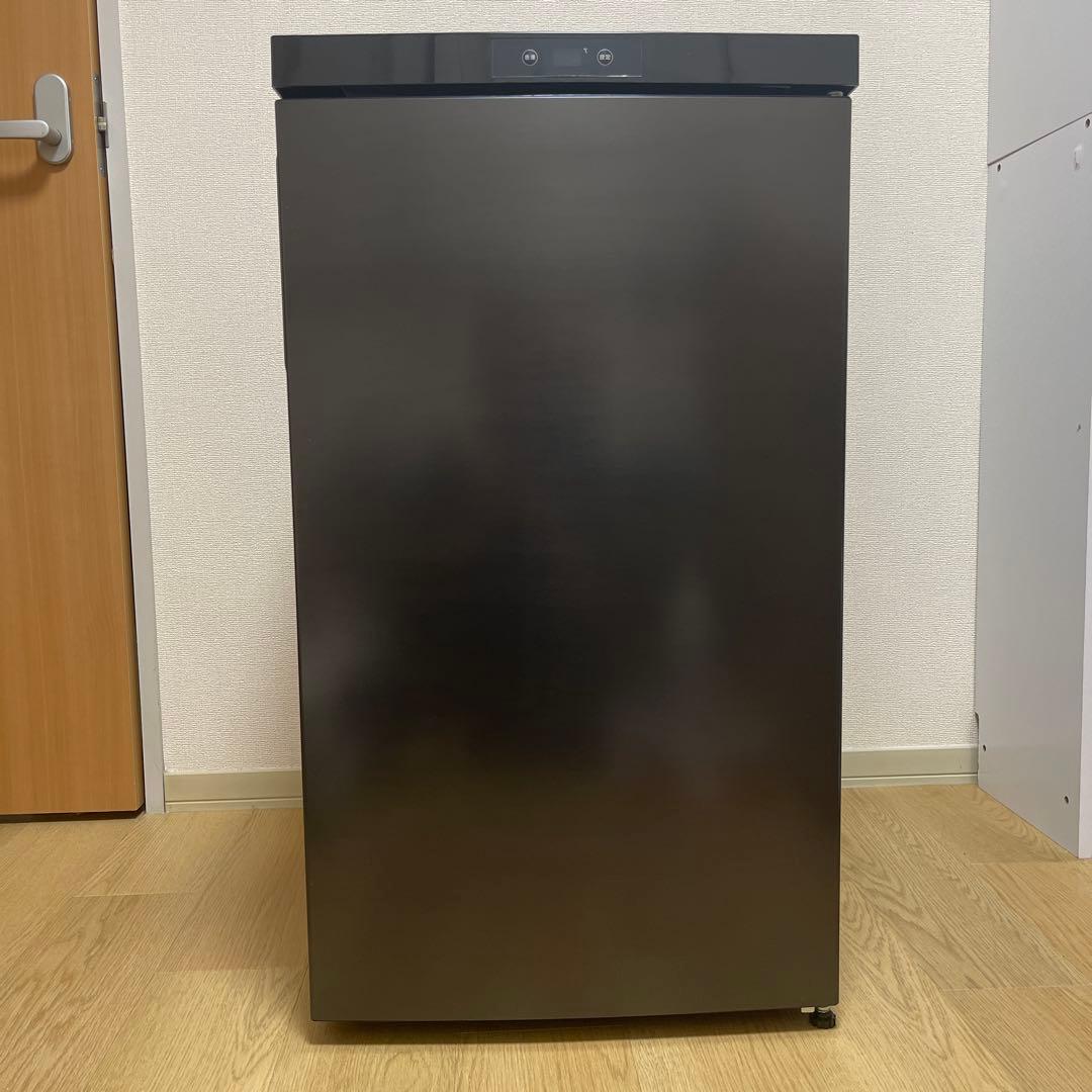 MAXZEN 冷凍庫 64L 家庭用小型 コンパクト 前開き 2023年製 美品 MAXZEN（マクスゼン） 冷凍庫 小型 家庭用 60L 右開き 前開き