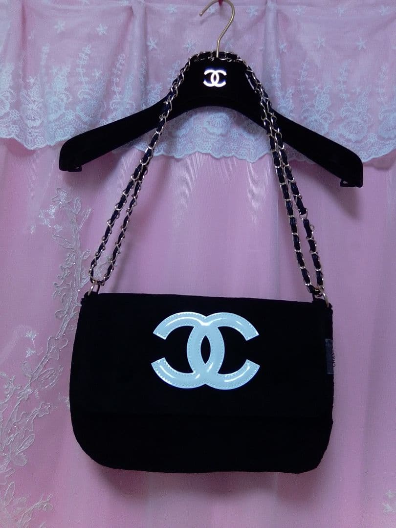 CHANEL ノベルティショルダーバッグ ブラックロゴ入り - メルカリ