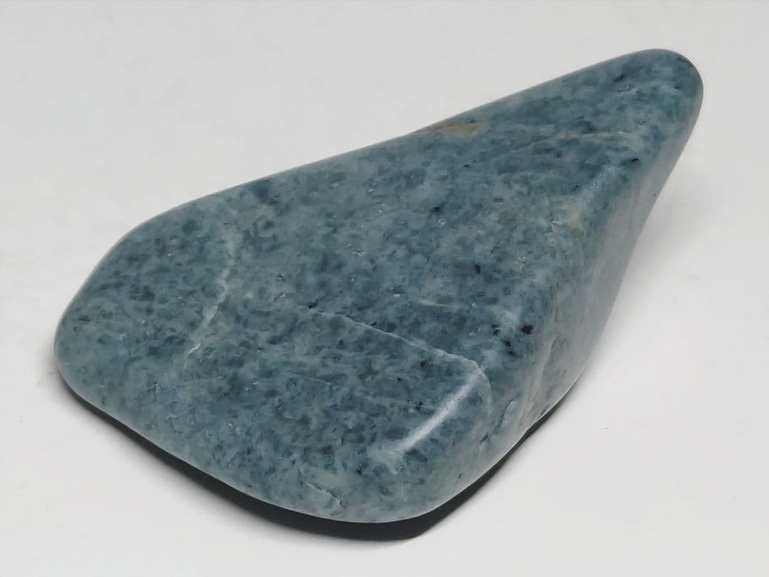 濃青 64g 翡翠 ヒスイ 原石 鑑賞石 自然石 誕生石 鉱物 鉱石 水石