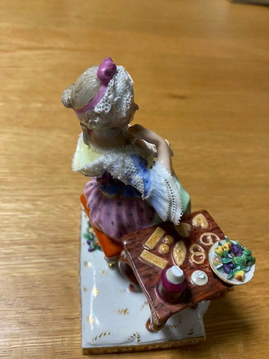 希少マイセン人形 五感の寓意 味覚 本物フィギュリン 細かなレース装飾