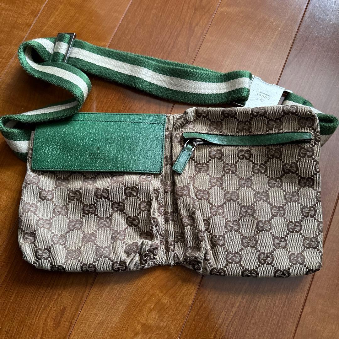 GUCCI ロゴ入りボディバッグ・ウエストポーチ