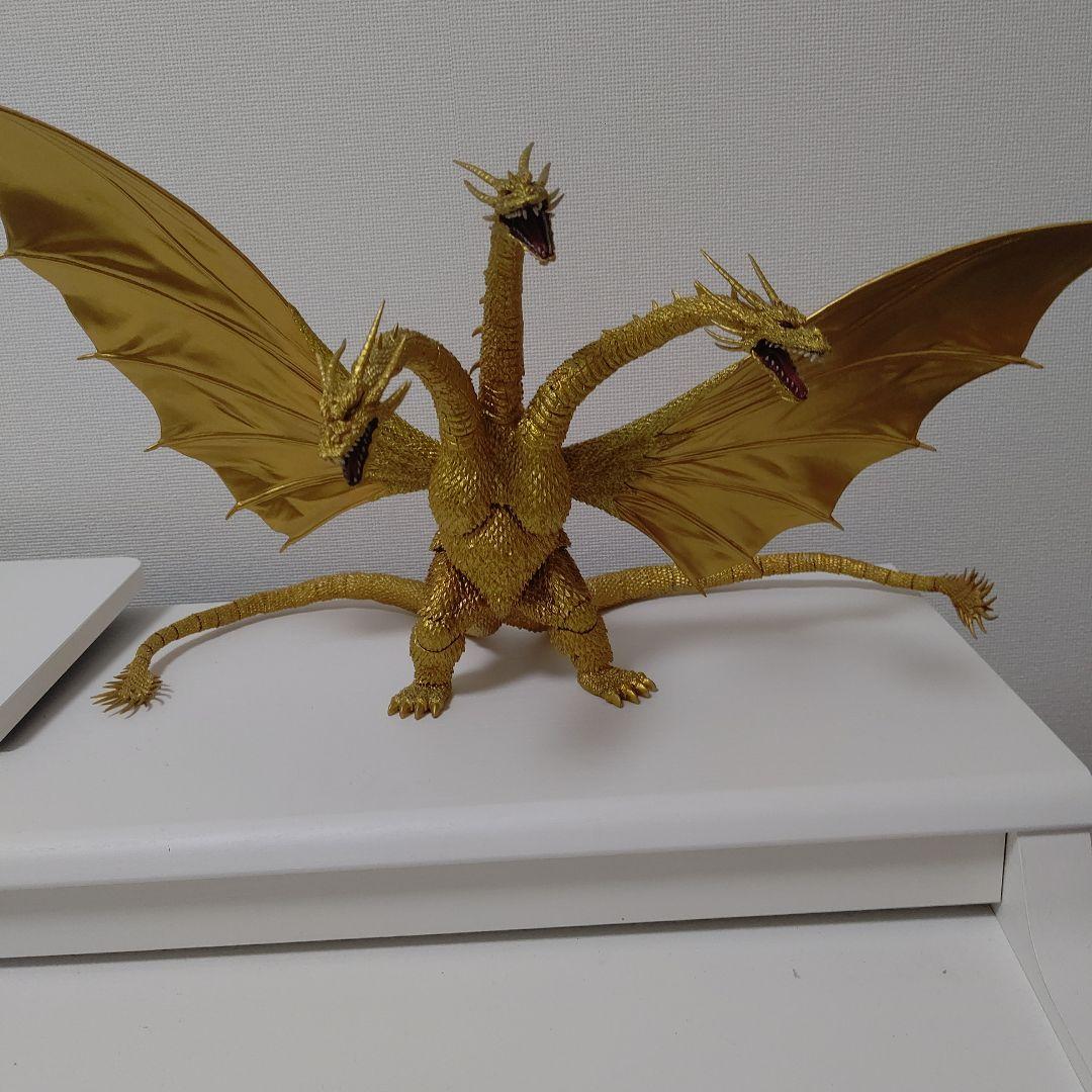 訳あり・本体のみ】S.H.MonsterArts キングギドラ(1991) - メルカリ