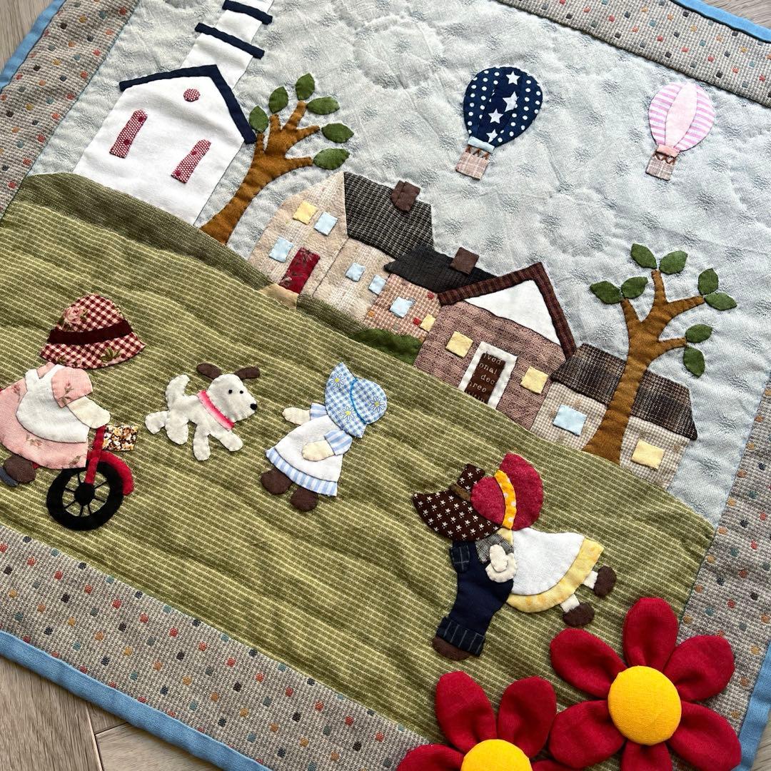 パッチワークタペストリー スーちゃん キルト - メルカリ