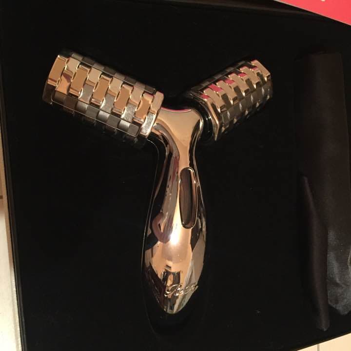 ReFa リファ プラチナ電子ローラー ReFa / プラチナ電子ローラーReFa（リファ）の公式商品情報｜美容