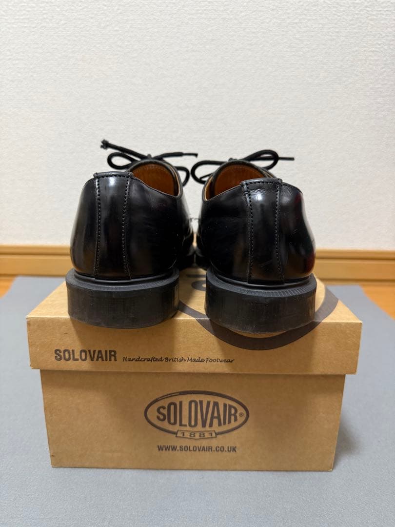 ソロヴェアー レースアップシューズ ドクターマーチン レースアップ