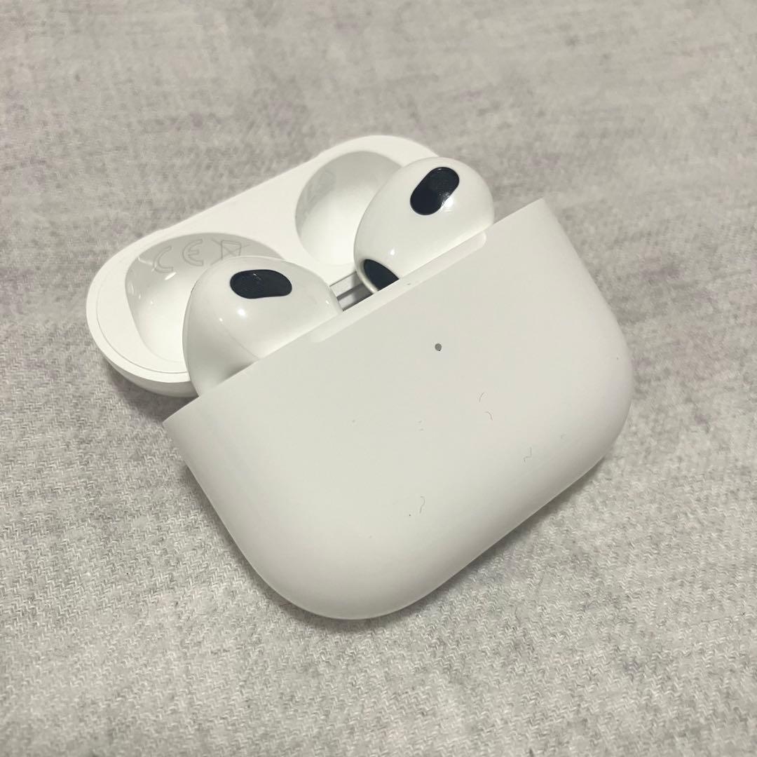 【本体のみ】Airpods 第3世代　（ケース+両イヤホン) Amazon | ZENIX DESIGN TECH Airpods 第3世代 用 ケース カラビナ付き