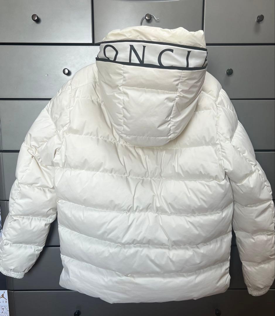 MONCLER ダウンジャケット カーデーレ ホワイト《1日限定値下げ‼️》