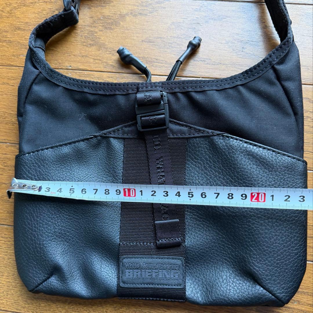 未使用級 WHITE MOUNTAINEERING BRIEFING サコッシュ - メルカリ