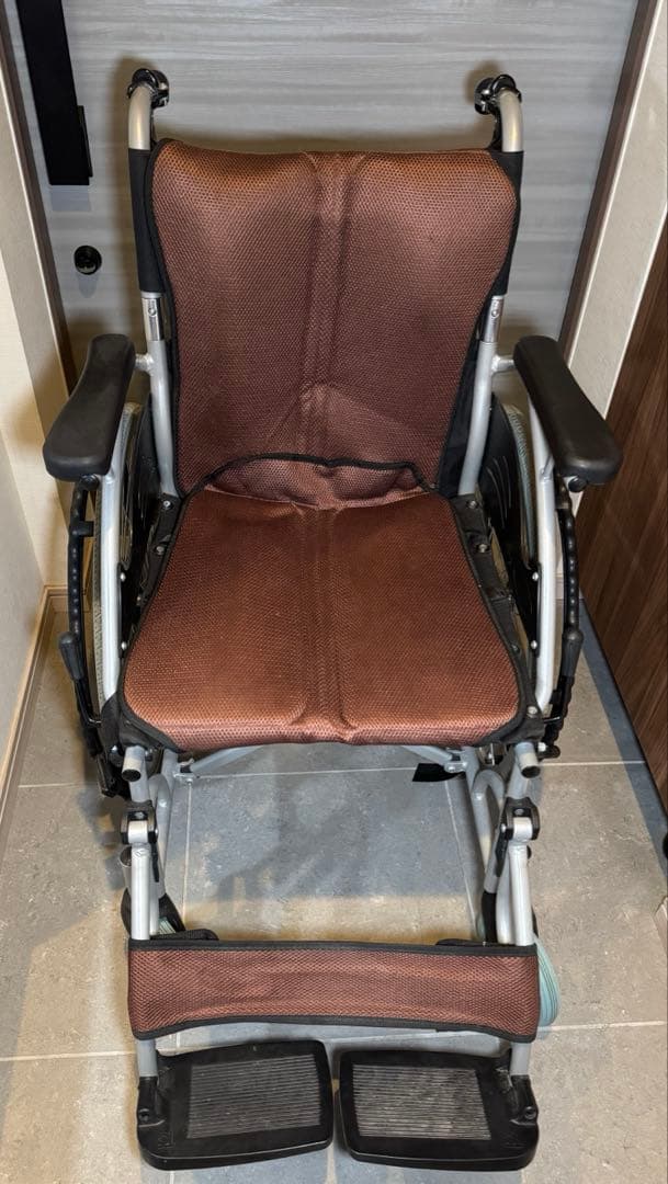車椅子　ブラウン　折りたたみ可 楽天市場】[介護の専門家監修] 車椅子 軽量 コンパクト 折りたたみ 自