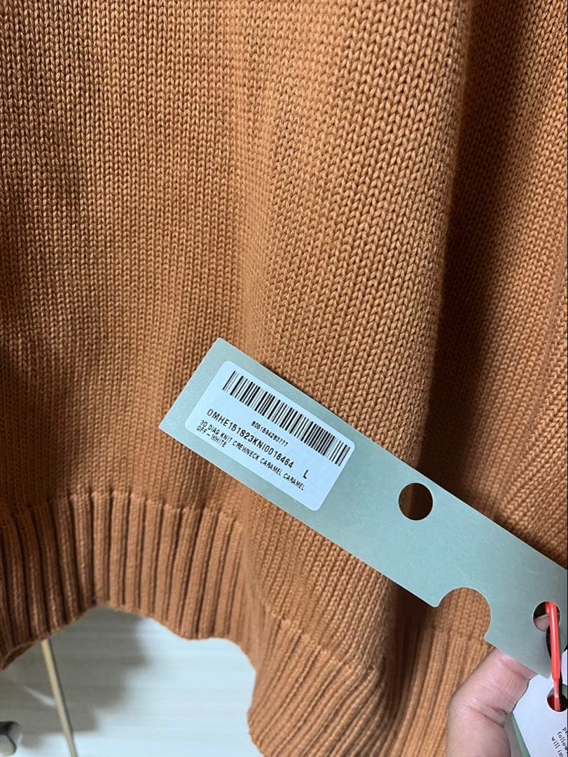 offwhite バックアローエンボスニット シュプリーム - メルカリ