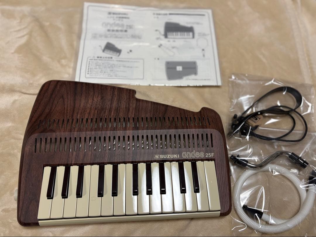 SUZUKI chord 25F ウッド調 25鍵　本体美品 SUZUKI】素朴でナチュラルな木目模様の鍵盤リコーダー『andes 25F