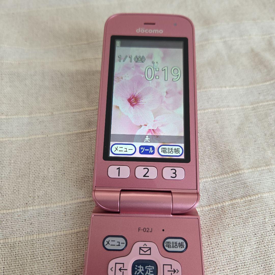 docomo F02Jピンク 携帯電話 2週間使用 4G対応 未使用にちかい - メルカリ