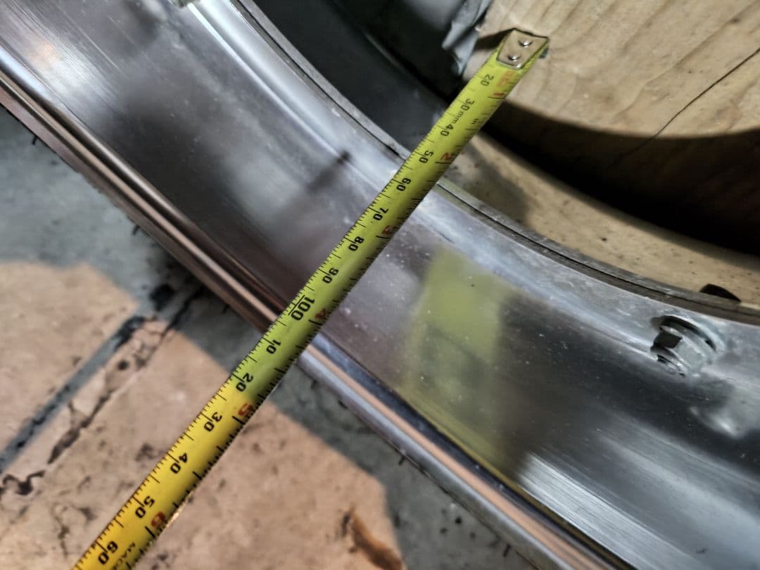 シャリー 　より取り外し　4本ハブ用　3.5j? 送料込み　タイヤ付き