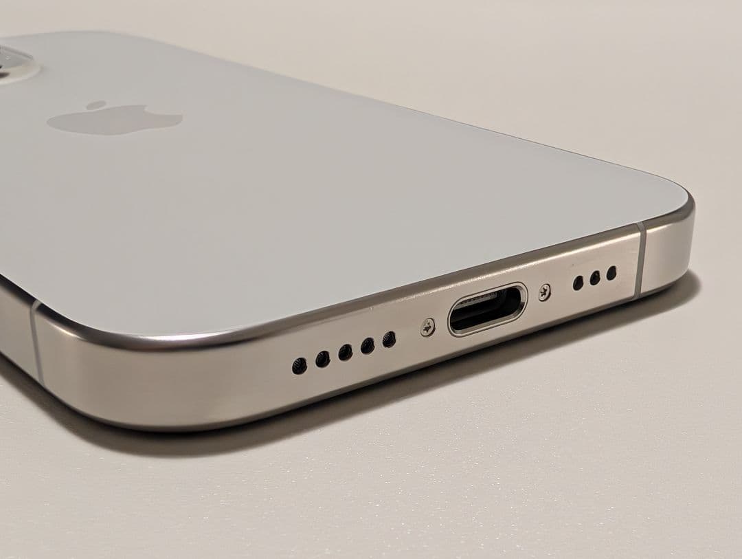 iPhone 15 Pro 128GB SIMフリー ホワイトチタニウム