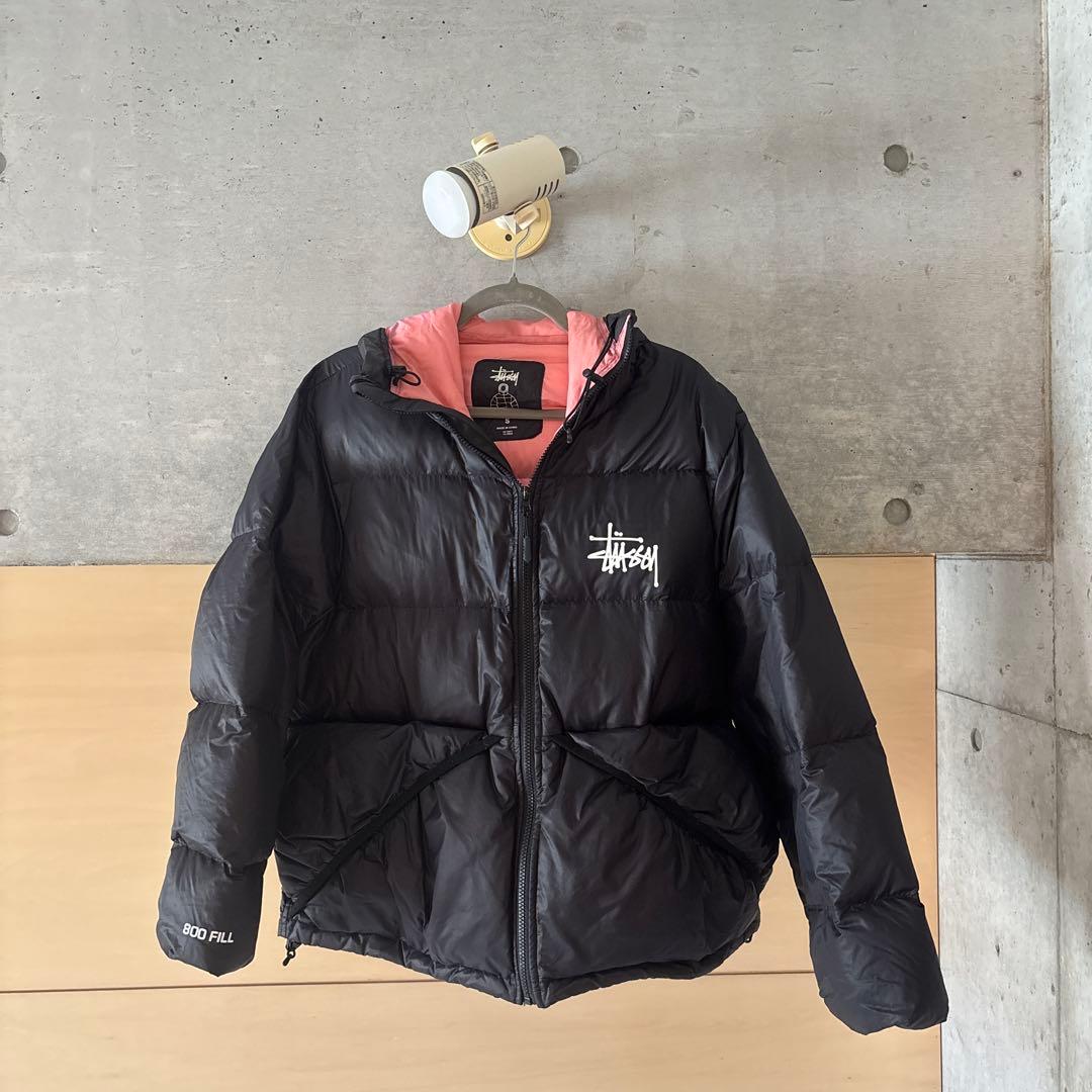 Stussy フード付きダウンジャケット S ブラック/ピンク - メルカリ